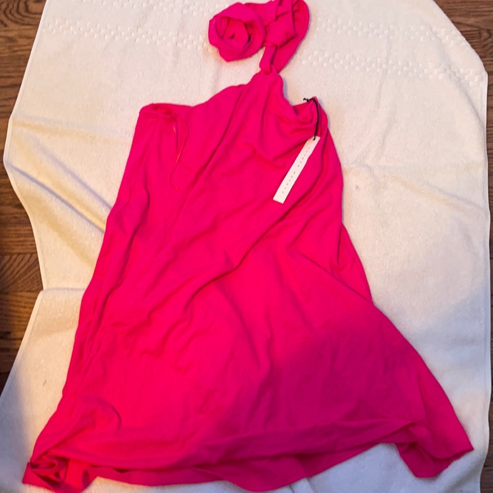 Hot pink dress that ties around the neck size 18
